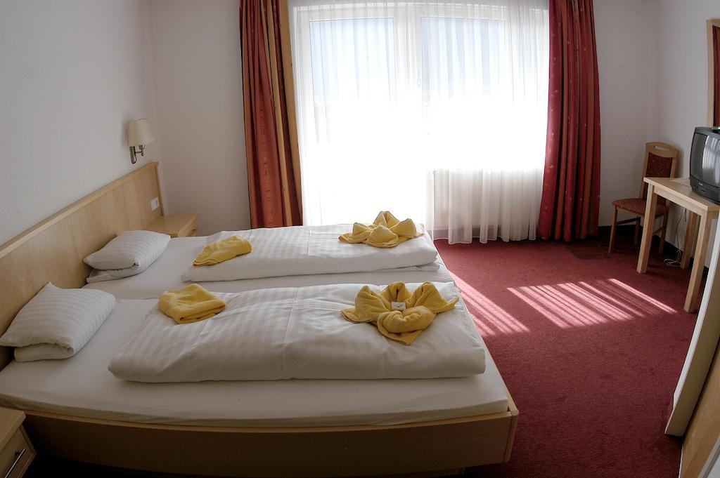Alpenhotel Edelweiss Maurach  Habitación foto